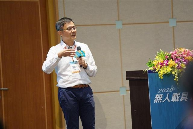 交通部運輸研究所吳東凌組長講授「無人機未來發展趨勢與應用展望」。