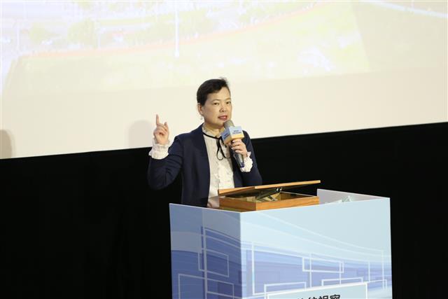 經濟部與高市府攜手 打造亞灣5G AIoT重鎮 加速港灣再造 翻轉南部產業新價值-經濟部部長王美花致詞。