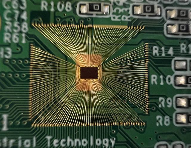 工研院與UCLA未來將共同開發下一代的磁性記憶體，期許以工研院媲美國際的技術基礎、結合UCLA創新概念，將材料元件應用在記憶體晶片內進行運算儲存。