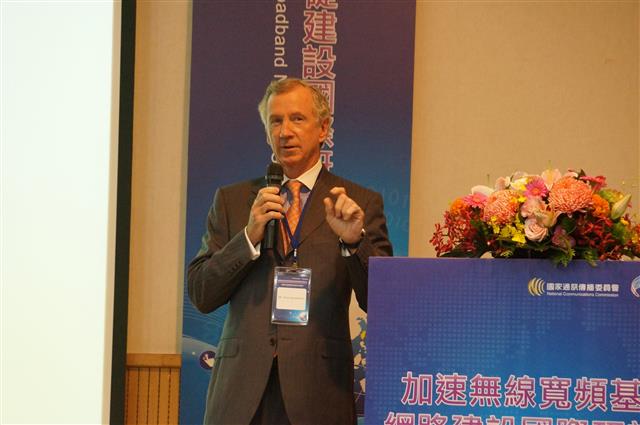 美國聯邦通訊委員會Senior Strategic Adviser to CIO, Mr. Tony Summerlin分享「The Internet of Things and Cyber」