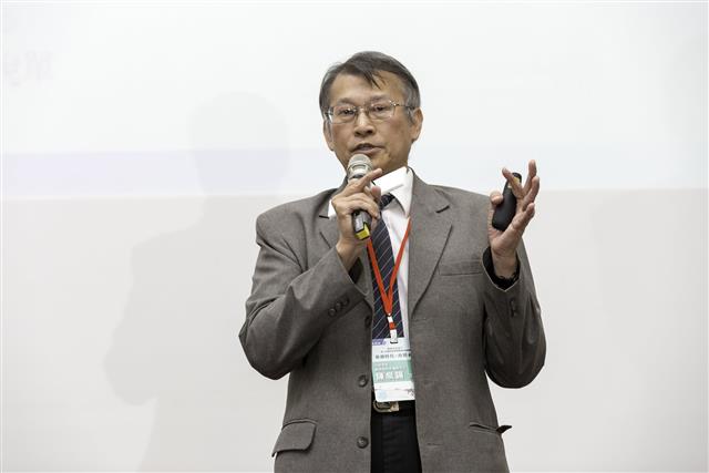 圖6：財政部財政資訊中心主任陳泉錫演講