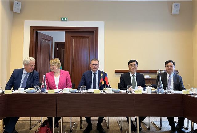 Lithuania Vice-Minister of the Economy and Innovation Jovita Neliupšienė (second left) participates in the Round Table.