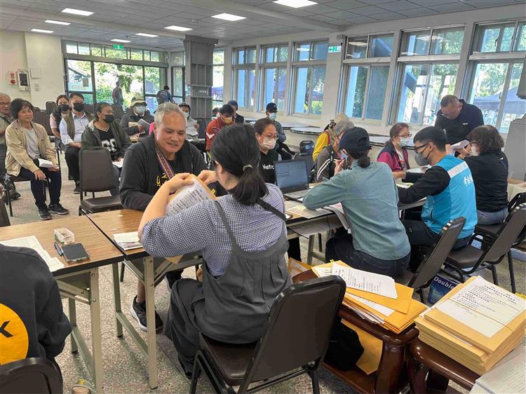 經濟部辦理捐贈機車領車作業 協助花蓮災後復原