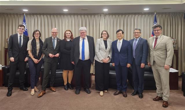 MOEA Deputy Minister Chen meets with the Delegation of European Greens
