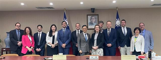 MOEA Deputy Minister Receives Delegation of European Opinion Leaders