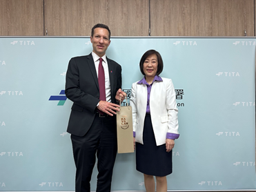 MOEA Deputy Minister Kiang Receives the CNAS Shawn Brimley Next Generation Fellowship Delegation