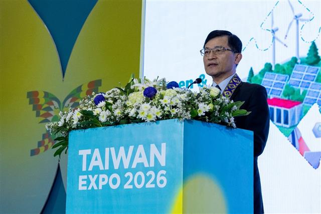 MOEA Deputy Minister Ho Chin-Tsang delivers remarks at the opening ceremony.
