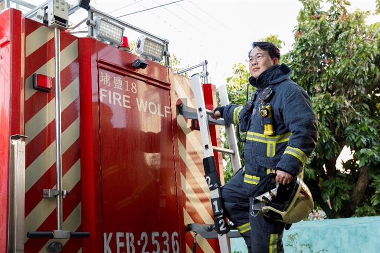 Open new window for Firefighter Ming-Che Sung, Fire Bureau of Changhua County.(jpg)