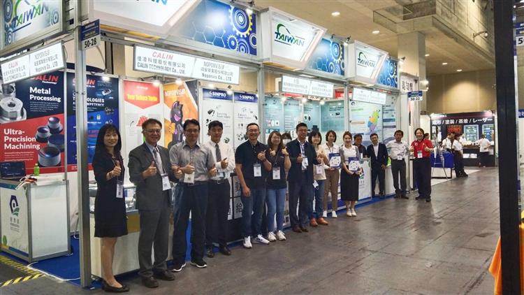 Enterprises in the Technology Industrial Parks participated in the Osaka Mechanical Components & Technology Expo. 