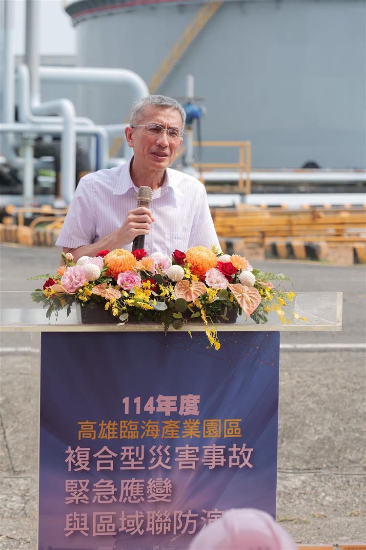 Division Chief Hsu delivers remarks, noting that the drill effectively strengthened joint defense mechanisms.