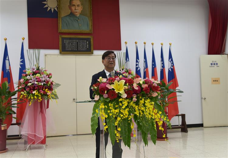 Director Wu Miao-Wen delivers remarks, stating that he will continue to build high-quality industrial parks.