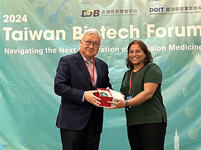 美國頂尖的非營利癌症醫學中心City of Hope的生化與細胞製造副總裁Dr. Taby Ahsan擔任論壇講者。