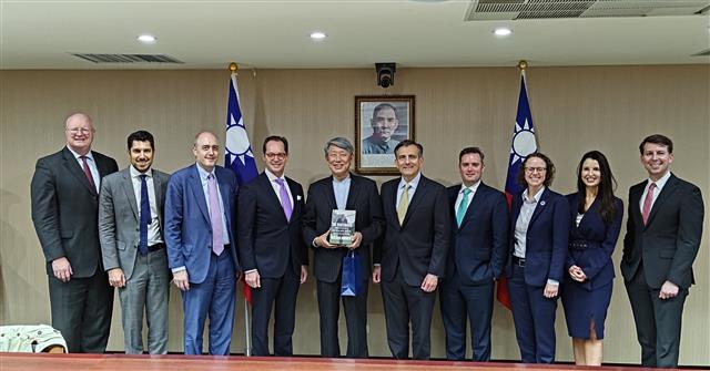 經濟部郭部長智輝接見美國「雷根總統基金會暨紀念中心」（RRPFI）訪團