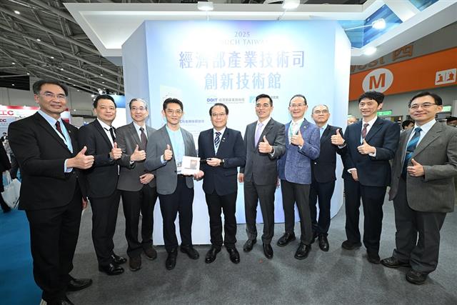 經濟部產業技術司補助工研院開發「Micro LED量子點色彩轉換膜」，進一步縮短開發時程，推動Micro LED顯示技術邁向商業化
