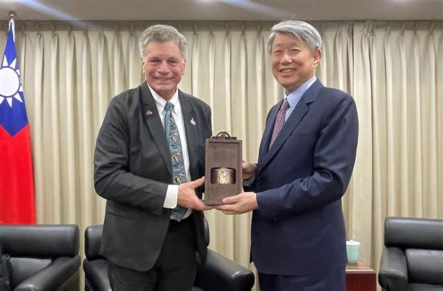 經濟部郭部長接見美國懷俄明州州長Mark Gordon訪問團