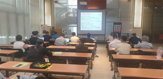圖說1 崑山科技大學機械工程系講座教授周煥銘教授說明計畫審查重點