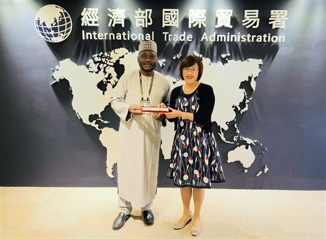 Deputy Director General meets with visiting Nigerian agricultural official