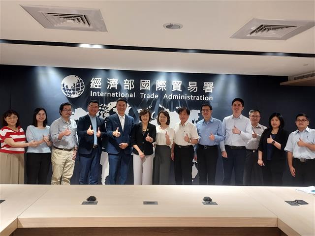 貿易署胡副署長接見台灣電路板協會賴家強秘書長