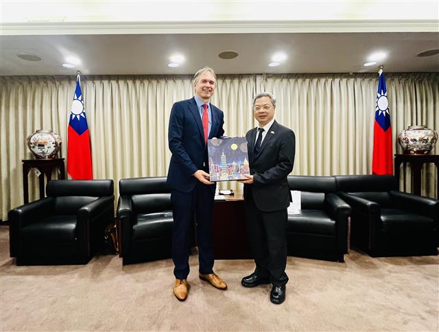 MOEA Minister Kung meets with the Representative of the Lithuanian Trade Representative Office Mr. Paulius