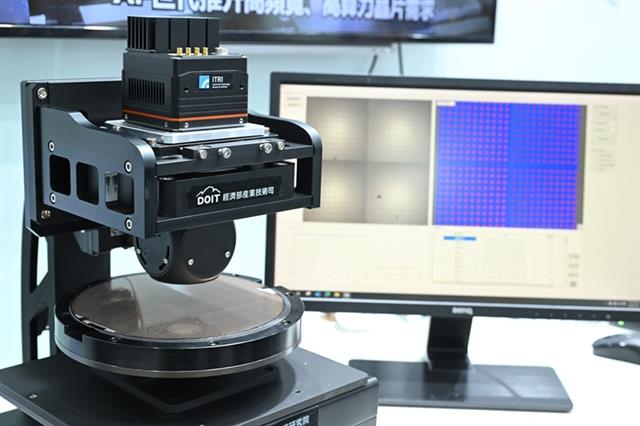 工研院開發出「半導體晶圓3D形貌檢測技術」，打造國內首台陣列式干涉掃描模組