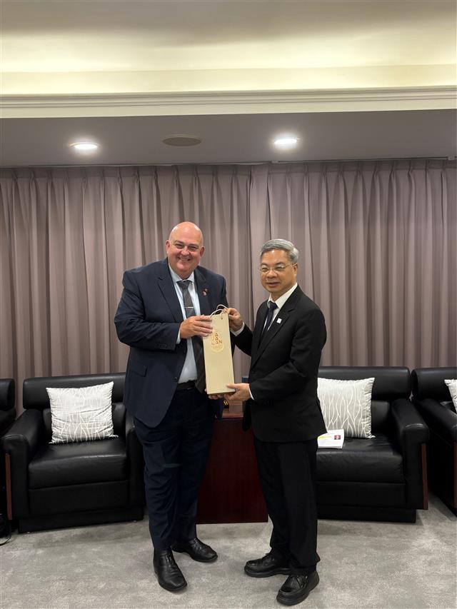 龔部長接見澳洲參議院副議長Slade Brockman一行