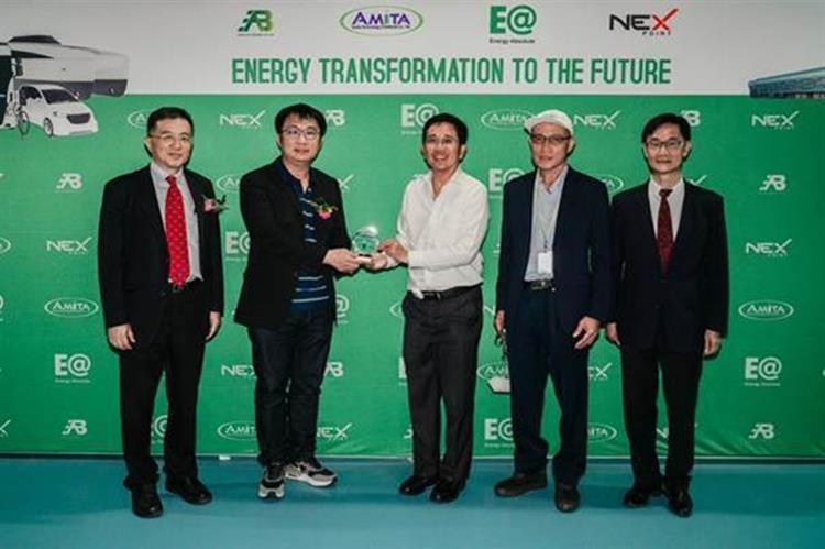 經濟部技術處推動臺灣車輛移動研發聯盟，取得新南向重要成果，攜手泰方合作落成東協最大規模鋰電池廠，兩年內將擴產40億瓦時。