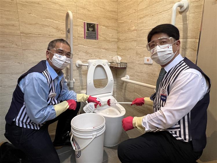 台灣中油公廁清潔總動員 歡迎民眾「來中油 好方便」