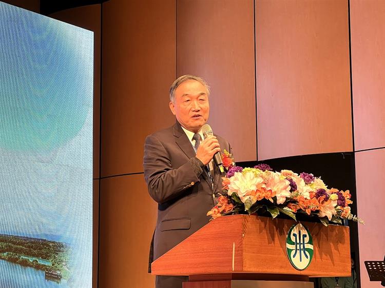 台水五十週年慶祝大會登場 王美花部長與退休人員應邀見證-台中市副市長黃國榮致詞