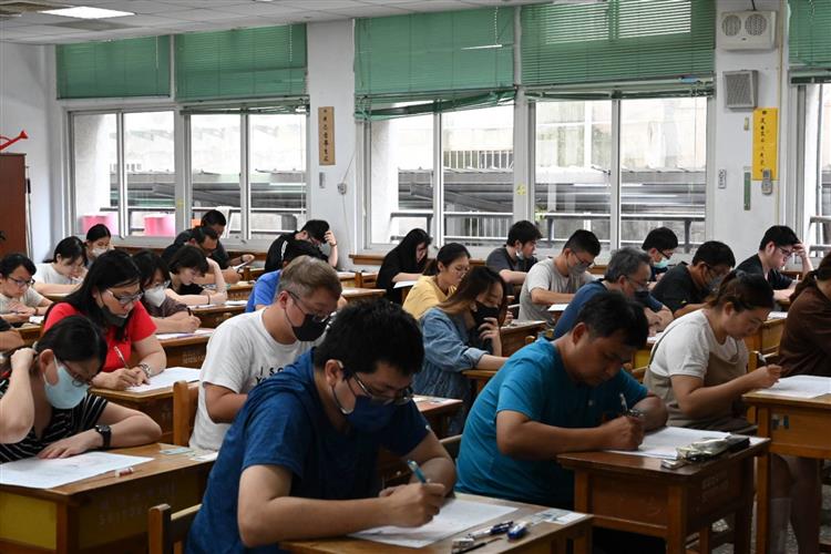 台水評價職位人員筆試今登場 試用期滿薪3萬以上-考場情形