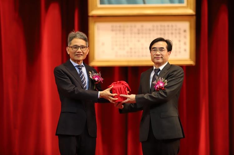 1經濟部水利署新任署長由該署副署長林元鵬陞任經濟部賴次長建信布達及監誓_0