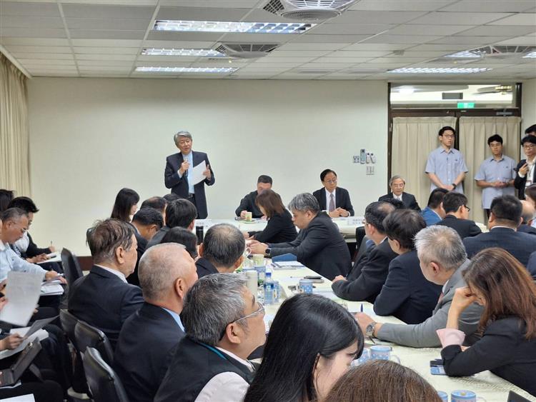 行政院卓院長、郭智輝部長傾聽桃園地區產業心聲 因應美國關稅問題爭取廠商最大利益