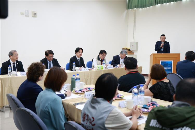 產業代表安平廠協會鄭丞焜理事長反映對於美國關稅，產業需要政府協助事項