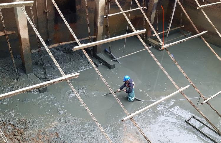 台水公司完成防汛整備，確保汛期穩定供水-原水分水工淤泥清除
