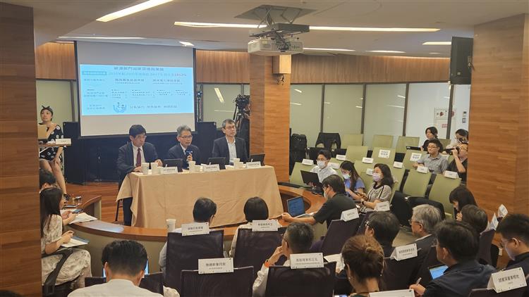 經濟部賴建信次長主持離岸風電、太陽光電社會溝通會議