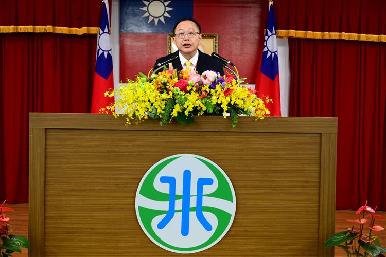 台水總經理李丁來進行113年股東會業務報告