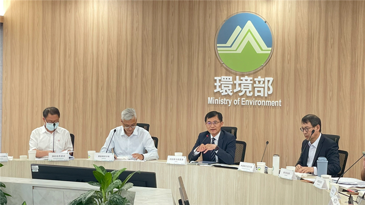經濟部何晉滄政務次長主持製造部門減碳旗艦計畫社會溝通會議
