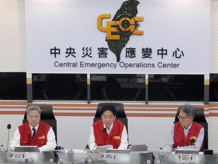 1強降雨影響持續 總統賴清德視察中央災害應變中心關心災情