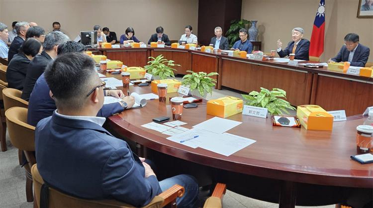 8月13日經濟部部長與半導體供應鏈產業企業交流座談