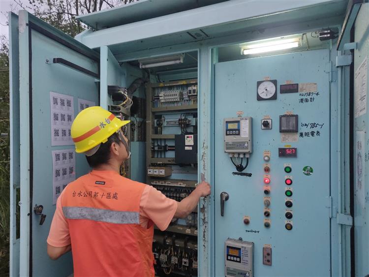 電力欠相跳脫後工作人員緊急啟用發電機因應