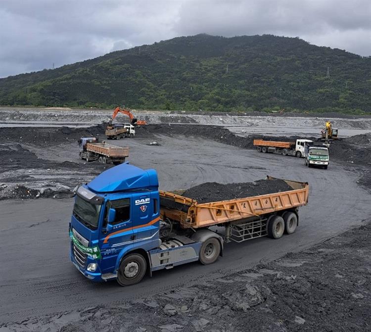 1.水利署全力動員辦理馬太鞍溪災後疏濬  加速恢復河防安全-三河分署馬太鞍第二工區疏濬情形