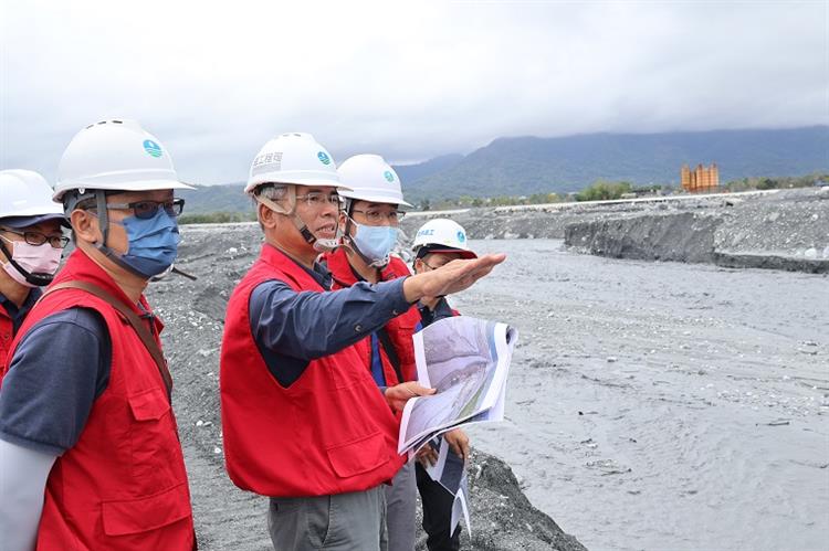 2.鳳凰颱風北轉接近臺灣　水利署超前部署加強防汛整備-總工程司視察馬太鞍溪復建工程