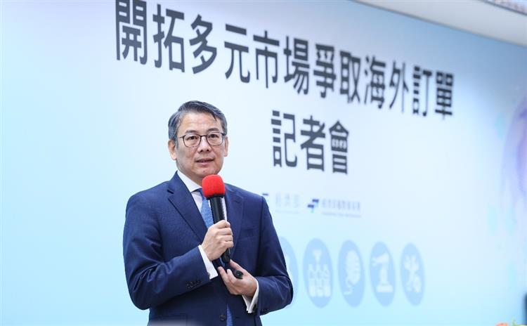 貿易署劉署長說明開拓多元市場爭取海外訂單方案規劃措施