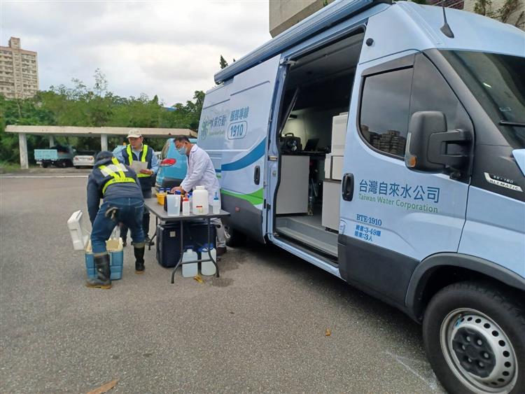 台水公司水質行動檢驗車前往進駐新山廠及福安