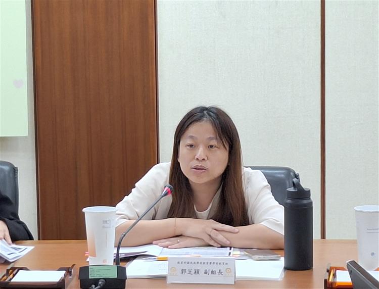 教育部國民及學前教育署學前教育組郭芝穎副組長說明2至6歲政策補助內容。