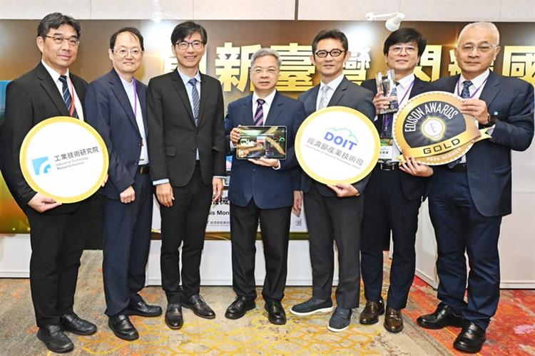 榮獲金獎的工研院「迴轉機械預兆診斷系統」將老師傅30年的維修智慧轉化為AI數位大腦，精準預測故障並防範停機風險