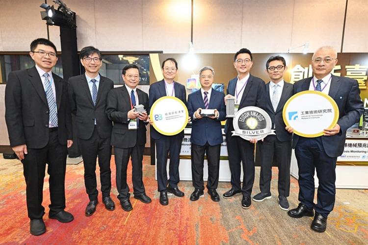 工研院榮獲愛迪生銀獎的「3D鋁製微流道熱虹吸散熱器」，成功突破氣冷散熱極限，在無須水冷的高可靠度架構下，提供高達1,600W的卓越解熱能力