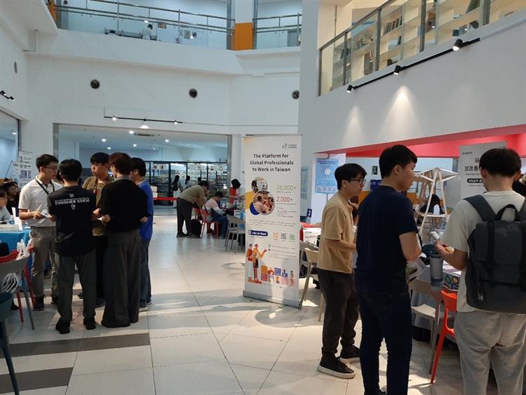 經濟部攬才團-拉曼大學企業與人才洽談會現場