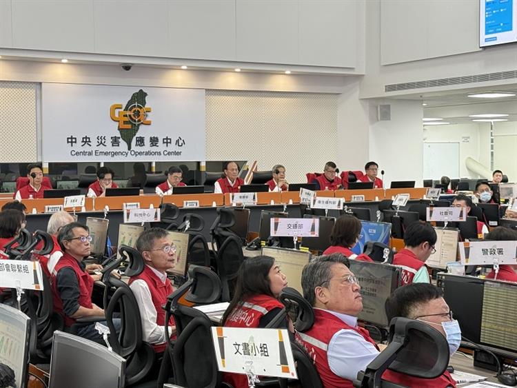 3.院長視導水災中央災害應變中心 中央與地方連線，全力做好豪雨應變及颱風整備