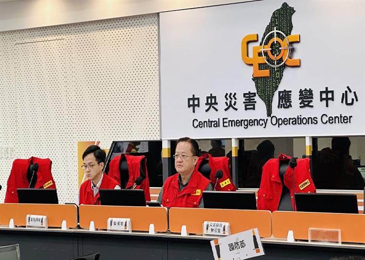 1.內政部消防署長蕭煥章主持中央災害應變中心第三次工作會議
