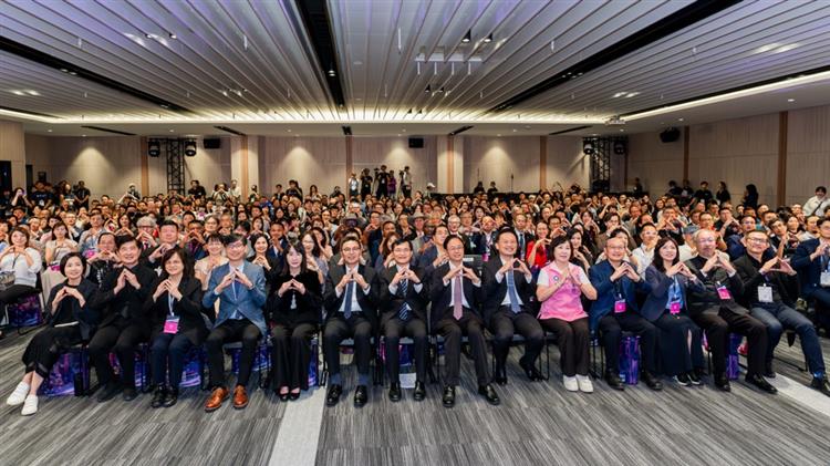 2026台灣設計展「桃園流」開幕典禮與貴賓大合影。